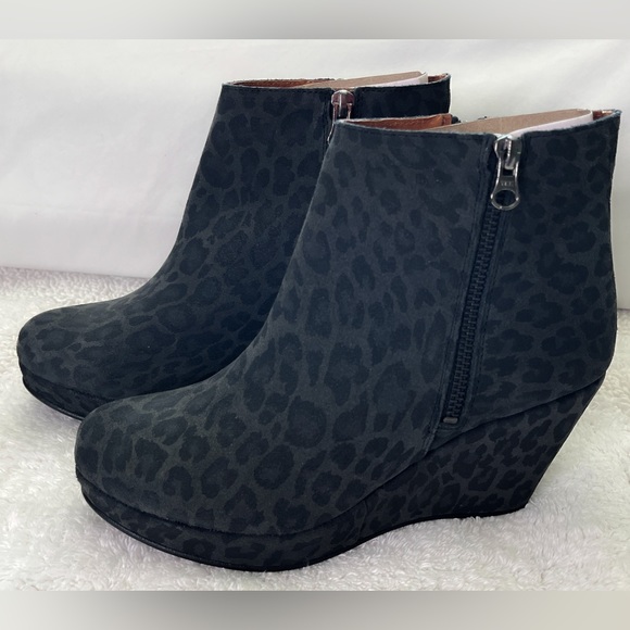 Bertie Of London Leopard Print Suede Leather Wedge Bootie - Picture 2 of 6